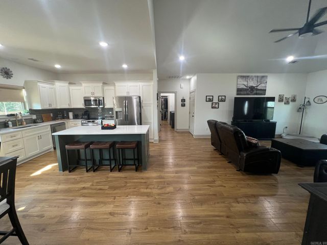 196 Blackjack Road, Greenbrier, AR 72058