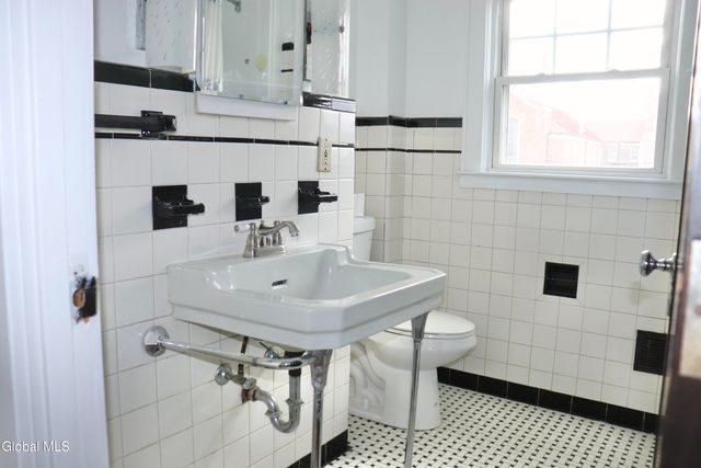 647 New Scotland Avenue, Albany, NY 12208