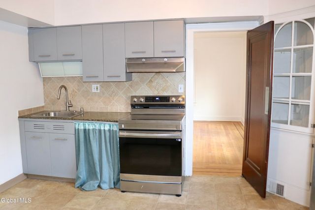 647 New Scotland Avenue, Albany, NY 12208