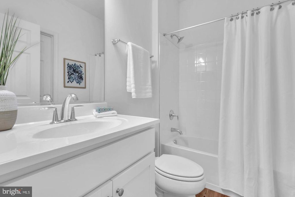 Image 11 of property listing at 6605 LOST FOX LN, Hanover, MD 21076