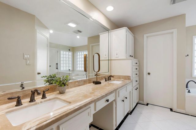 13711 Crickett Hollow Drive, Houston, TX 77069
