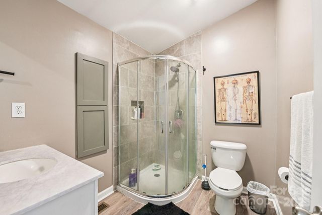 162 N Smallwood Place, Charlotte, NC 28216