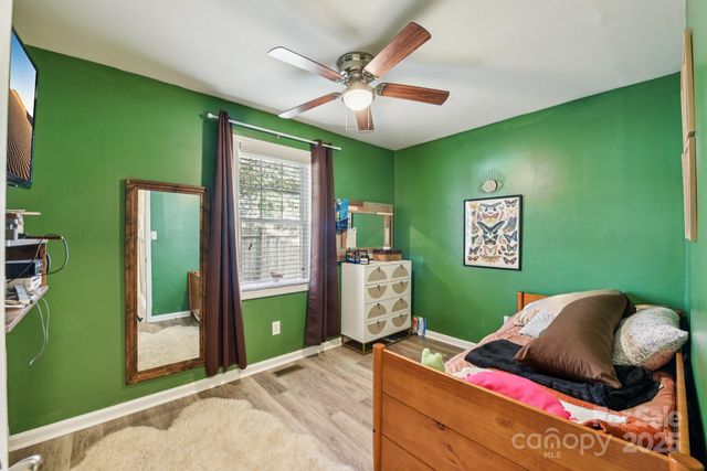 162 N Smallwood Place, Charlotte, NC 28216