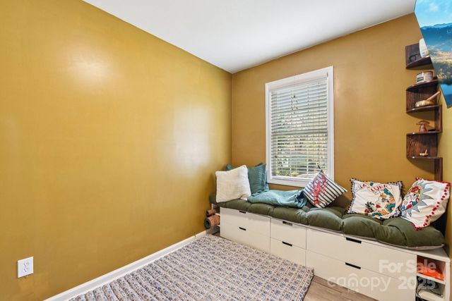 162 N Smallwood Place, Charlotte, NC 28216