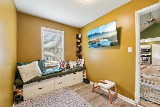 162 N Smallwood Place, Charlotte, NC 28216