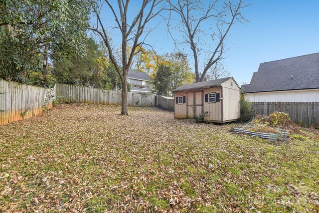 162 N Smallwood Place, Charlotte, NC 28216
