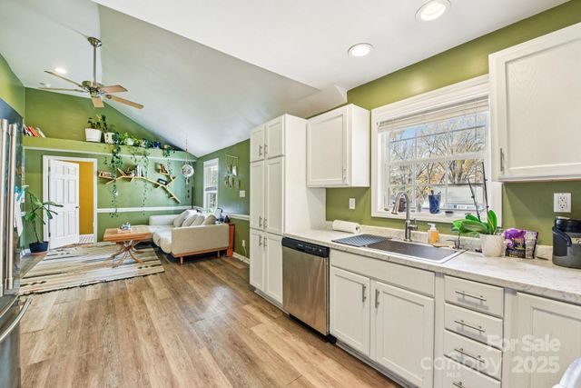 162 N Smallwood Place, Charlotte, NC 28216