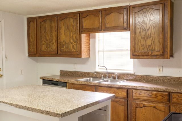 936 E Cantey Street, Fort Worth, TX 76104