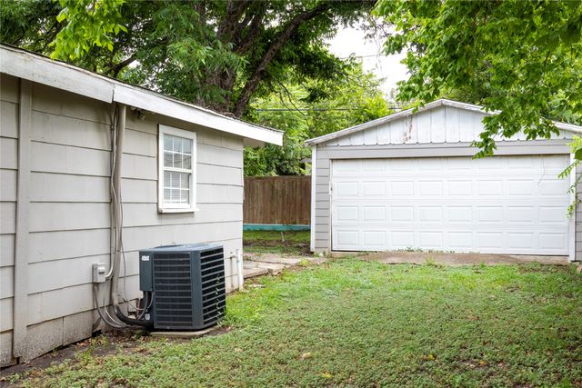936 E Cantey Street, Fort Worth, TX 76104