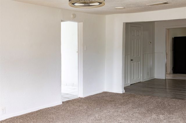 936 E Cantey Street, Fort Worth, TX 76104
