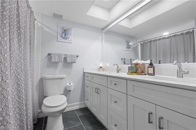 16490 Timberlakes DR # 203, Fort Myers, FL 33908