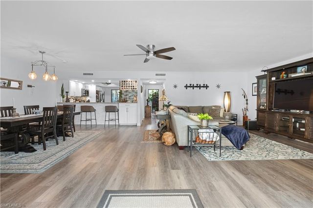 16490 Timberlakes DR # 203, Fort Myers, FL 33908