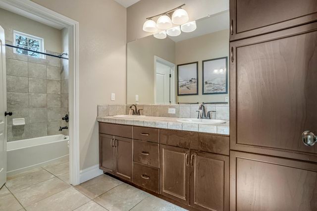 1345 N Kaweah Avenue, Clovis, CA 93619