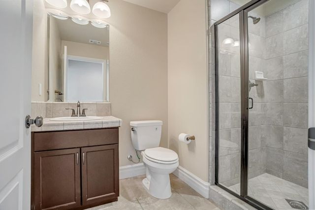 1345 N Kaweah Avenue, Clovis, CA 93619