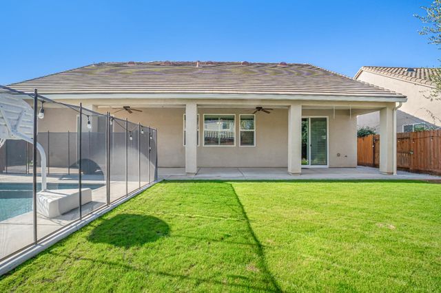 1345 N Kaweah Avenue, Clovis, CA 93619