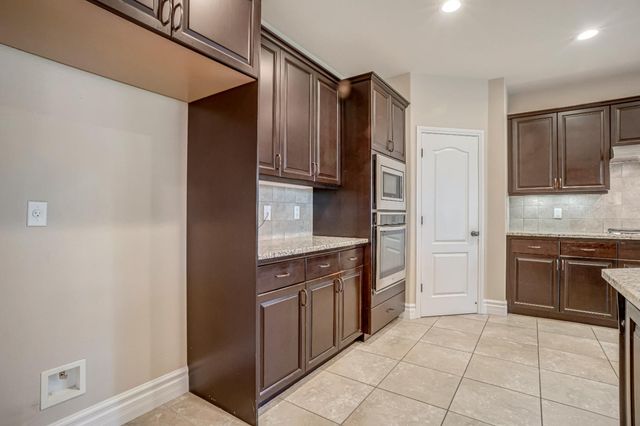 1345 N Kaweah Avenue, Clovis, CA 93619