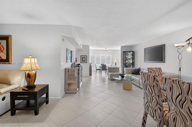 12540 Majesty Cir 303, Boynton Beach, FL 33437