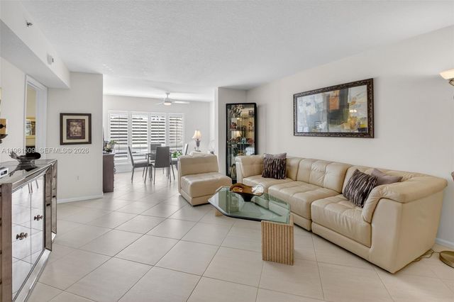 12540 Majesty Cir 303, Boynton Beach, FL 33437