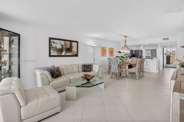 12540 Majesty Cir 303, Boynton Beach, FL 33437