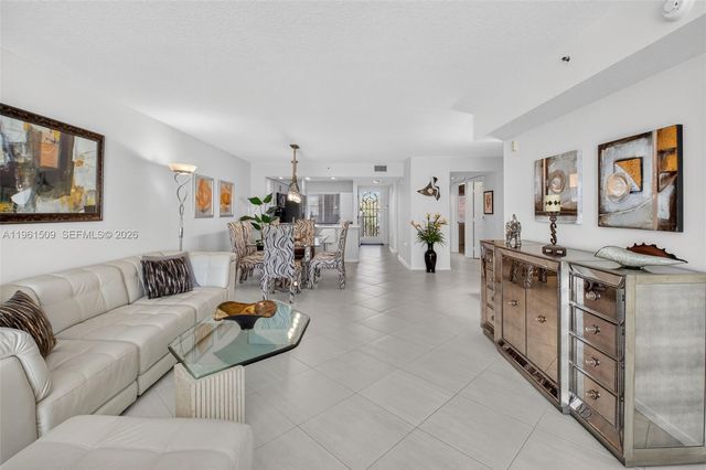 12540 Majesty Cir 303, Boynton Beach, FL 33437