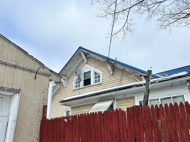 2324 EAST Avenue, Erie, PA 16503