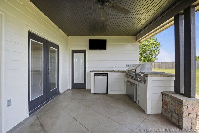 2413 W 109th Street S, Jenks, OK 74037