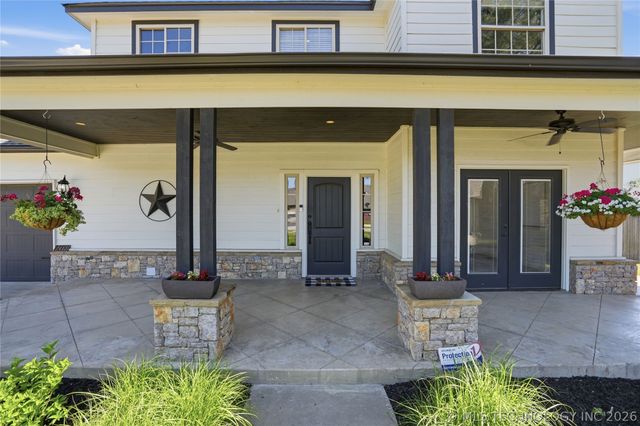 2413 W 109th Street S, Jenks, OK 74037