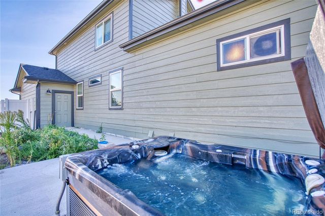 16515 Umpire Court, Hudson, CO 80642