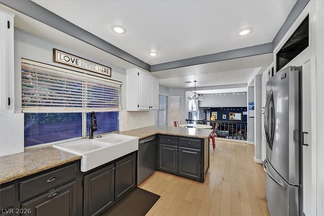 8209 Tivoli Cove Drive, Las Vegas, NV 89128