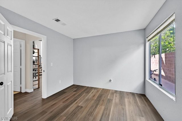 8209 Tivoli Cove Drive, Las Vegas, NV 89128