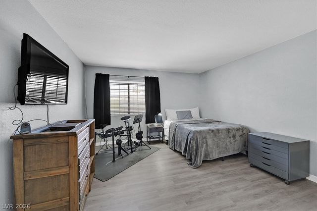 8209 Tivoli Cove Drive, Las Vegas, NV 89128