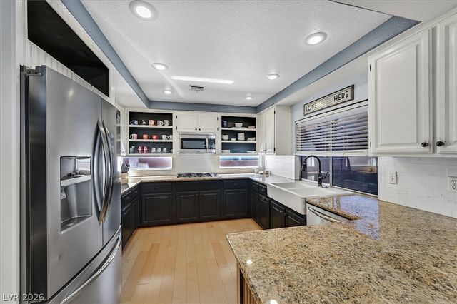 8209 Tivoli Cove Drive, Las Vegas, NV 89128