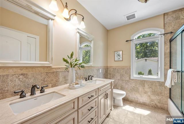 18 Berkshire Place, Englewood Cliffs, NJ 07632