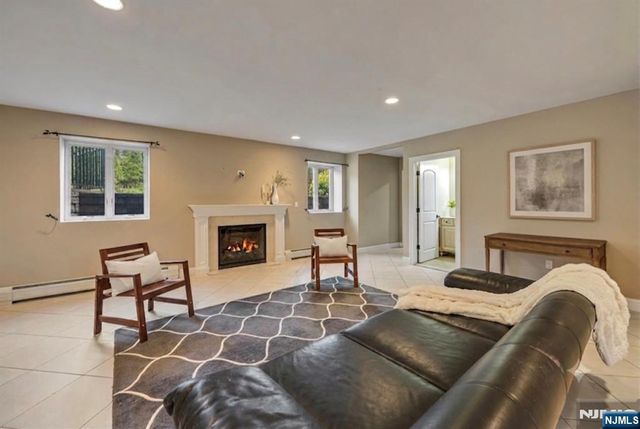 18 Berkshire Place, Englewood Cliffs, NJ 07632