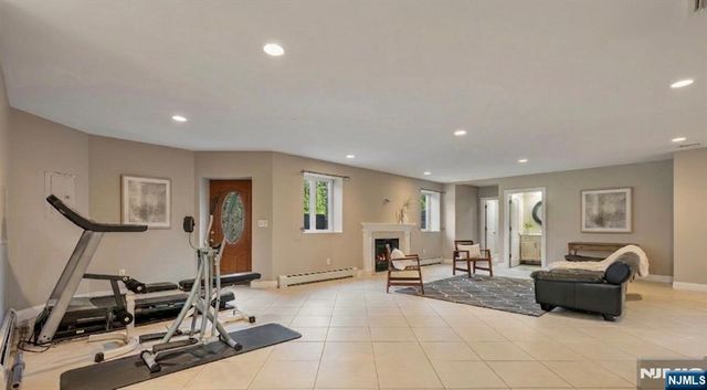 18 Berkshire Place, Englewood Cliffs, NJ 07632