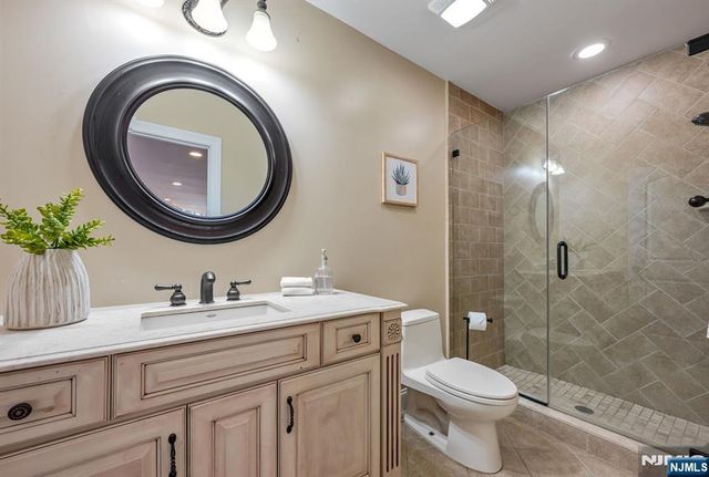 18 Berkshire Place, Englewood Cliffs, NJ 07632