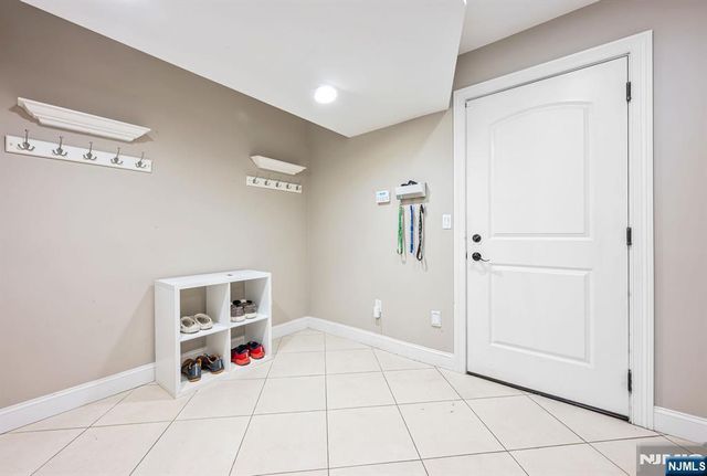 18 Berkshire Place, Englewood Cliffs, NJ 07632