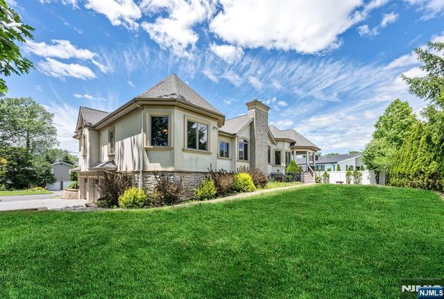 18 Berkshire Place, Englewood Cliffs, NJ 07632