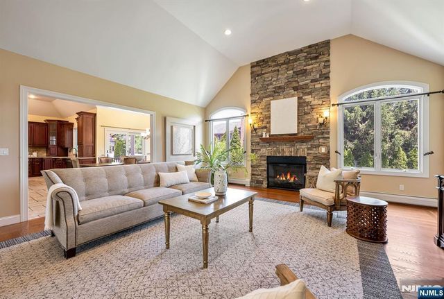 18 Berkshire Place, Englewood Cliffs, NJ 07632