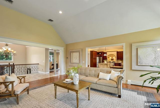 18 Berkshire Place, Englewood Cliffs, NJ 07632