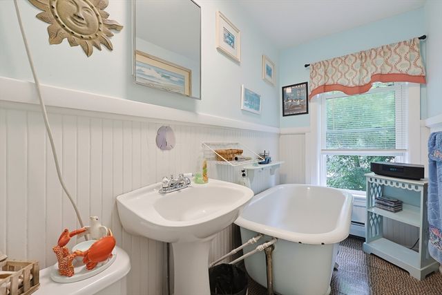 36 Laurier St, Worcester, MA 01603