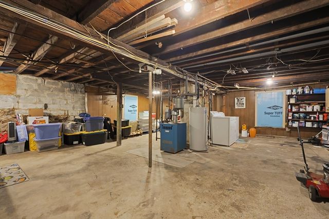 36 Laurier St, Worcester, MA 01603