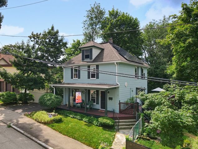 36 Laurier St, Worcester, MA 01603