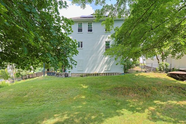36 Laurier St, Worcester, MA 01603