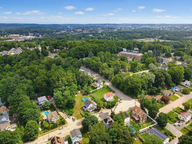 36 Laurier St, Worcester, MA 01603