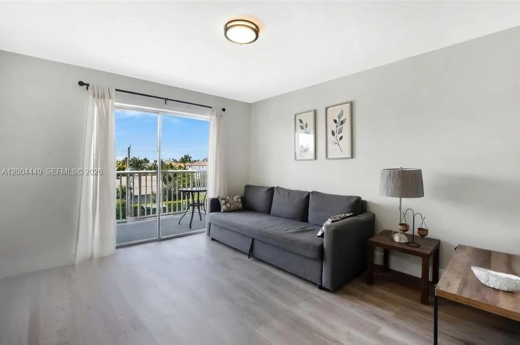 3527 NE 168th Street 409, North Miami Beach, FL 33160
