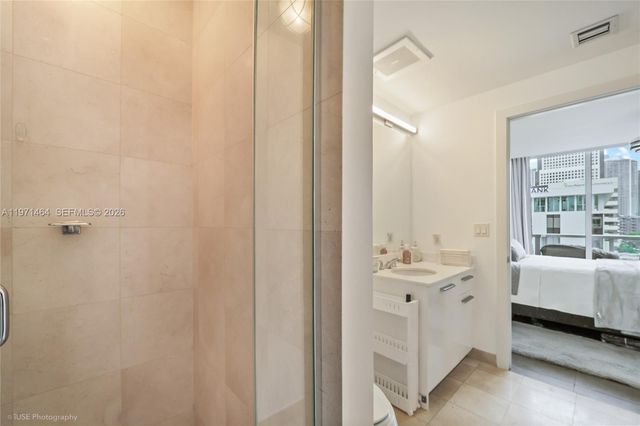 1060 Brickell Ave 1003, Miami, FL 33131