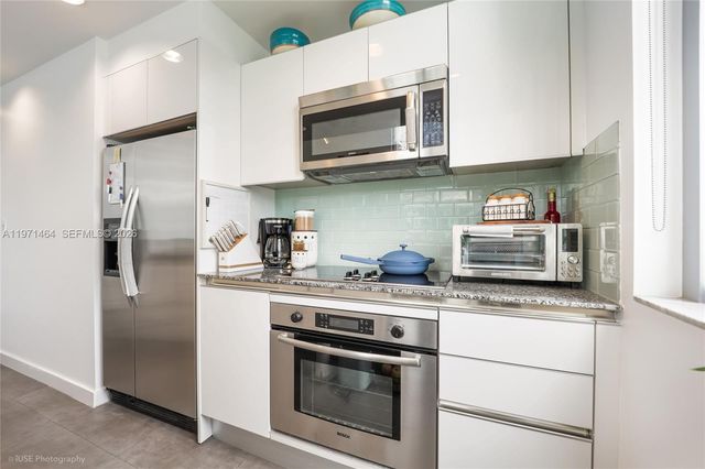 1060 Brickell Ave 1003, Miami, FL 33131