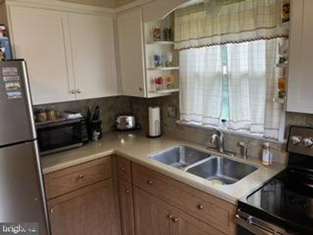 1615 BUTTERCUP RD, Lancaster, PA 17602