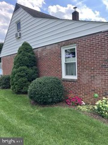1615 BUTTERCUP RD, Lancaster, PA 17602